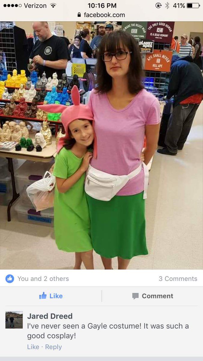 lebrbria's tweet photo. Picture someone posted of my daughter and me dressed up for #saratogacomiccon yesterday. @MeganMullally #Gayle #louisebelcher #BobsBurgers https://t.co/XDfYiMPIEh