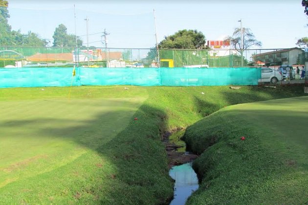 thenewsminute's tweet photo. Organic to a tee: Kodaikanal golf course gives 50,000 litres of water to a thirsty town every day
 https://t.co/NHtvn4JTDI https://t.co/Z3DfkSjZZC