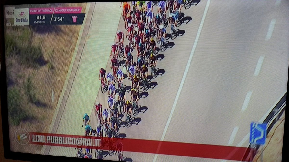 CosimoFra70's tweet photo. la tratta #Tortolì - #Cagliari regala emozioni e panorami mozzafiato della #Sardegna ❤
#kmzero #3tappa 
#GirodItalia2017 #Giro100 https://t.co/kcxFhz4zbt