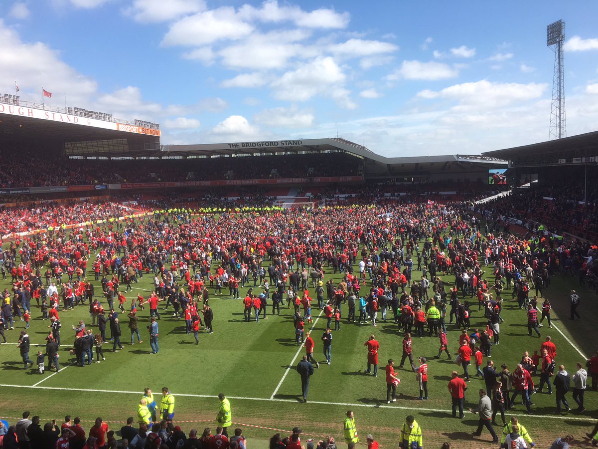 Party time at Notts Forest, they finally have something to celebrate, avoiding relegation to Division 3 on goal difference #nffc MASSIVE 🎉🎉