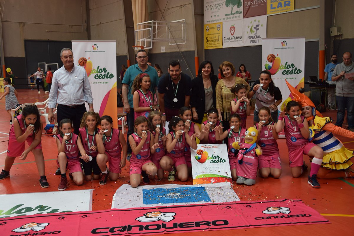 FAB_Andaluza's tweet photo. 2ª Entrega de medallas de la I Copa #Valorcesto en @AytoMoguer  @CBAltoGuadalqui @CBConquero @yosiquesebasket @cbaislacristina https://t.co/EAoTPHIuCt