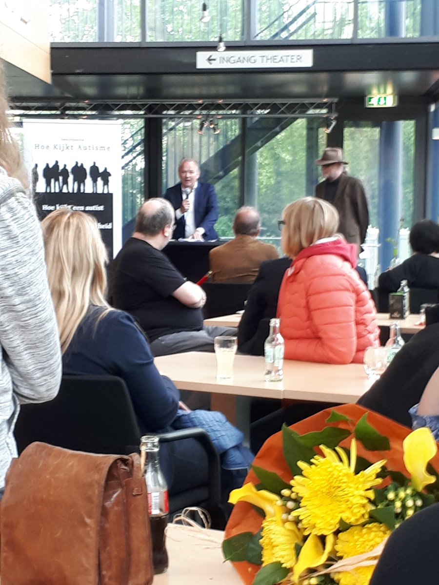 HenryLiebregts's tweet photo. Opening foto-expositie #IvoKetelaar  door wethouder #PaulKagie "hoe kijkt #autisme". "Komt dat zien" #Perron3 #Rosmalen https://t.co/Hrs4K7W5OB