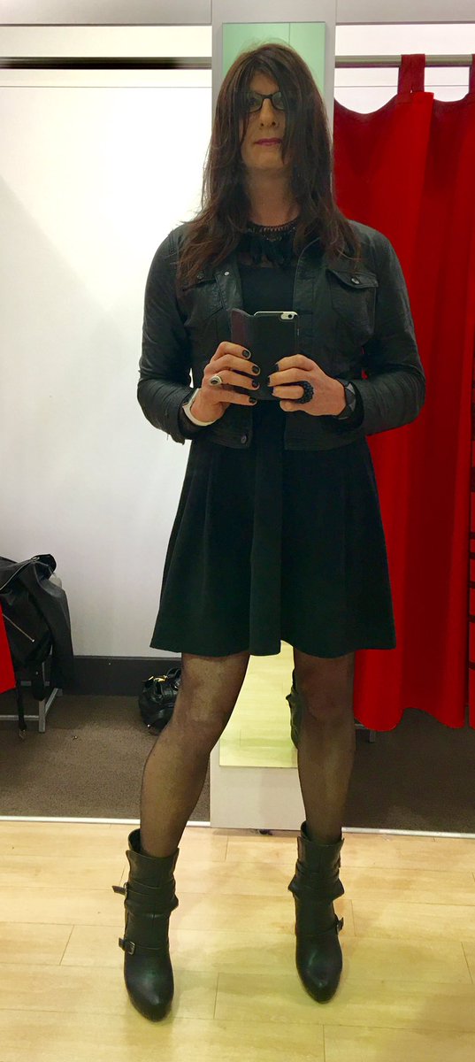SabinNice's tweet photo. Time to put some new pics and vids on :-) https://t.co/LNx3BJpb76