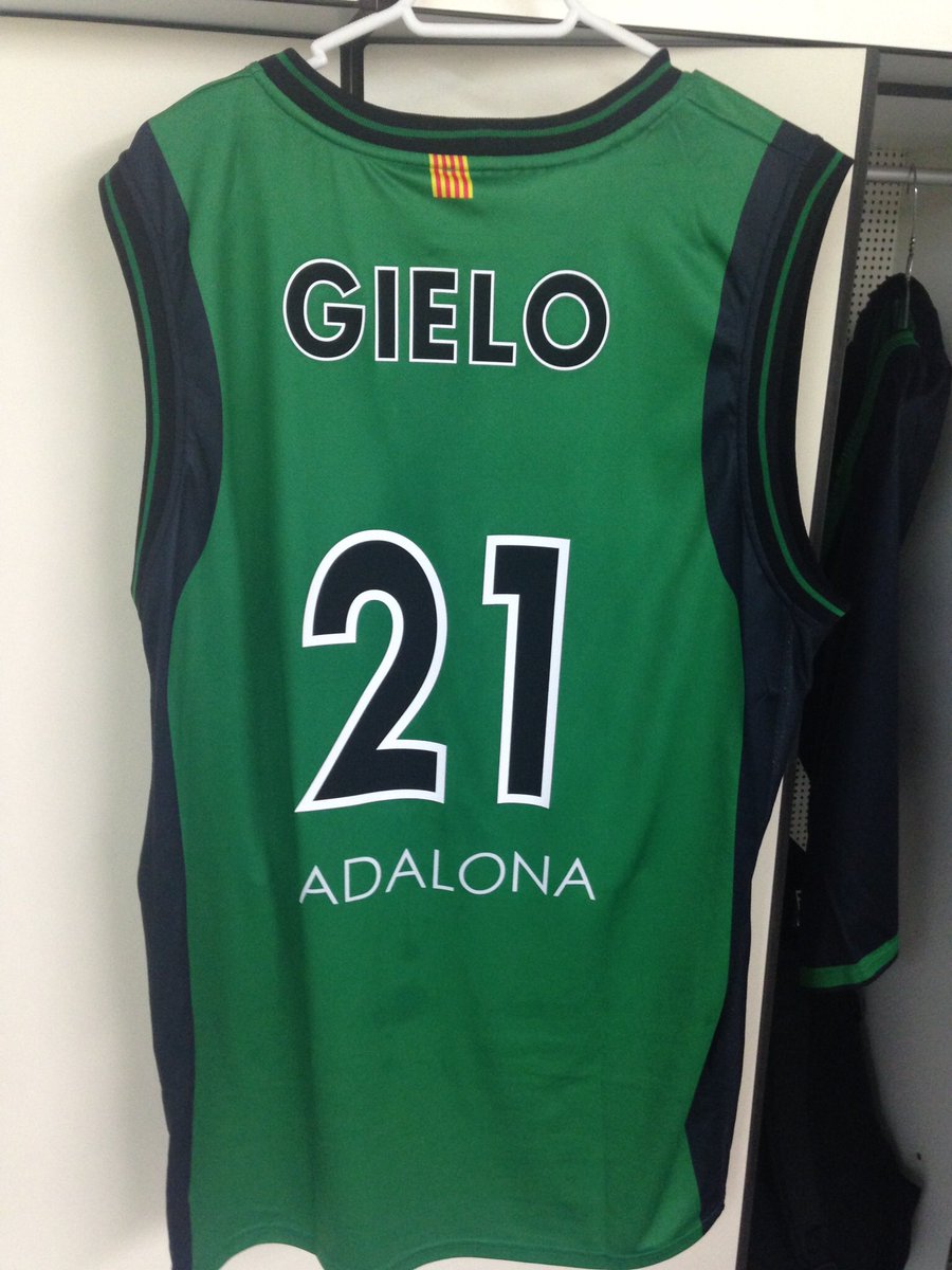 TGielo's tweet photo. Great win in the last home game of the season!🔥 Thank you fans for the support all year at home! || Moltes gràcies a tots! #ForçaPenya 🏀🙌🏻 https://t.co/DdWJPXhhjF