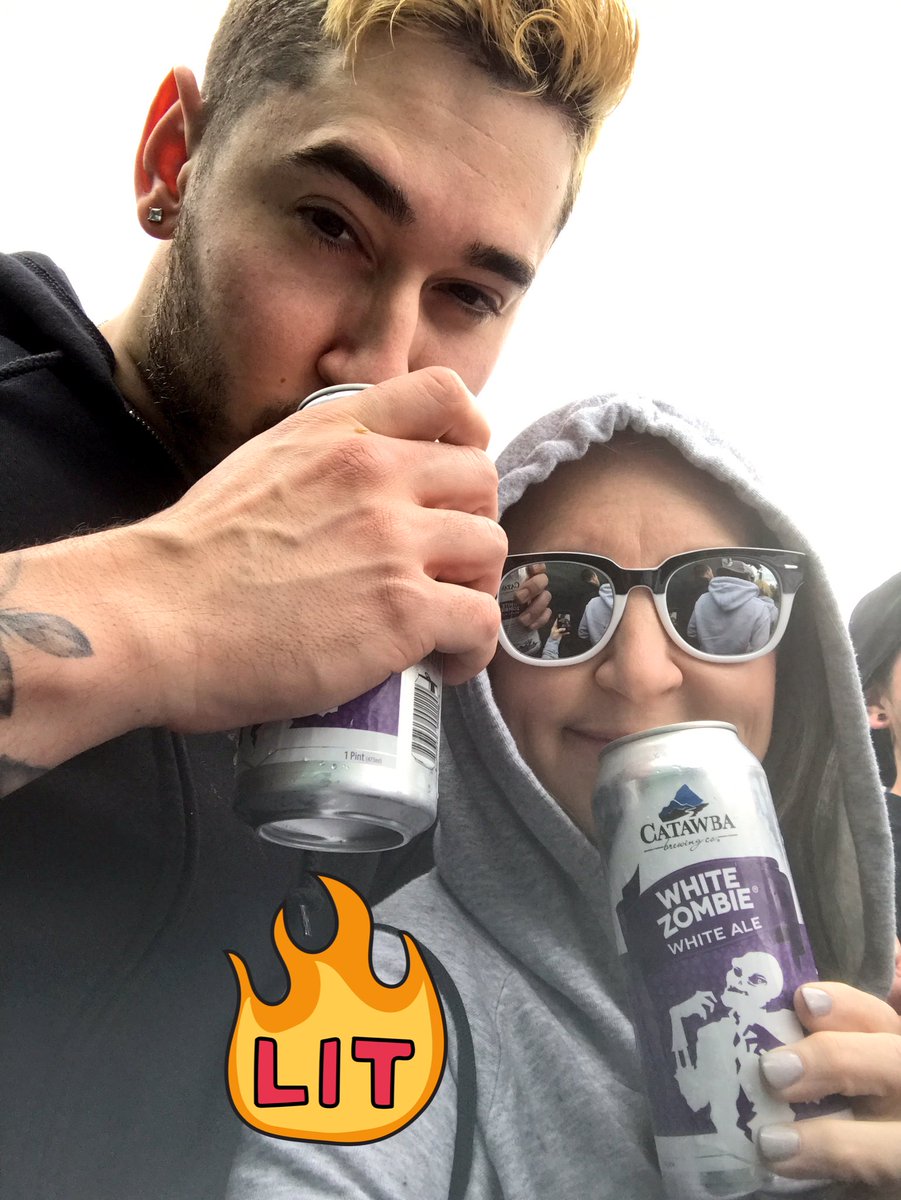 Mamooh22's tweet photo. @CatawbaBeer Found the best beer in NC @cRebellion #brewskie #prepee #bubblymuscles #coldone #barleylegal #whitezombie https://t.co/Q3cWzE3fnj