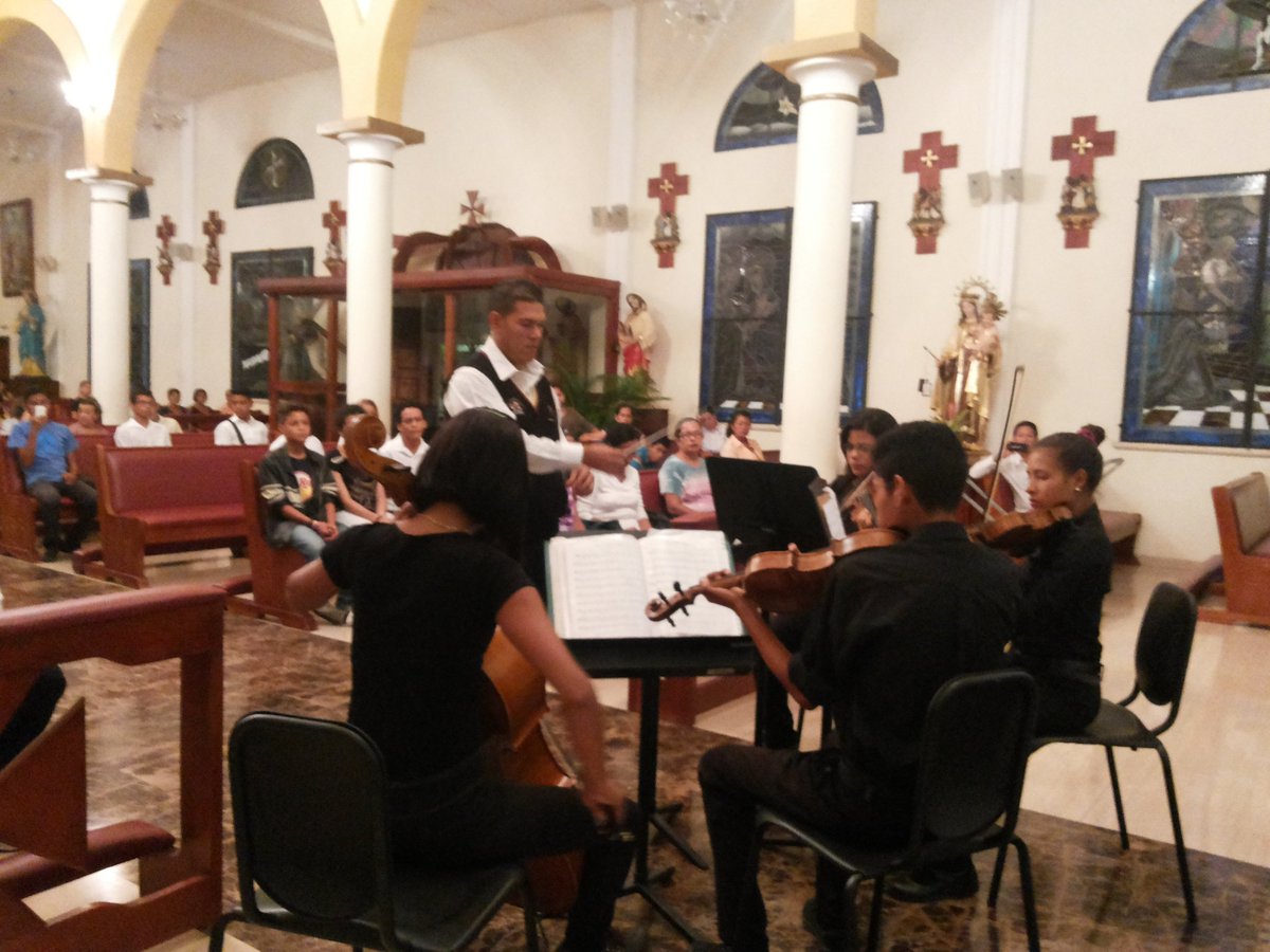 OSMELJOS's tweet photo. @elsistema @NucleoCaicara @SistMon @OSMELJOS @MendezLeo06 #MisaEnHomenajeArmandoCañizales060517 https://t.co/9onVgTmv0x