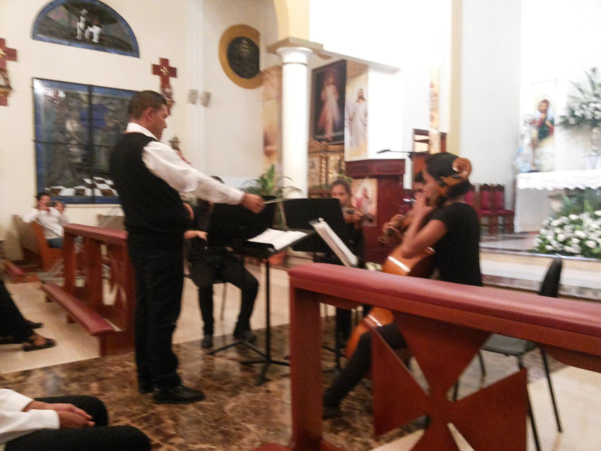 OSMELJOS's tweet photo. @elsistema @NucleoCaicara @SistMon @OSMELJOS @MendezLeo06 #MisaEnHomenajeArmandoCañizales060517 https://t.co/9onVgTmv0x