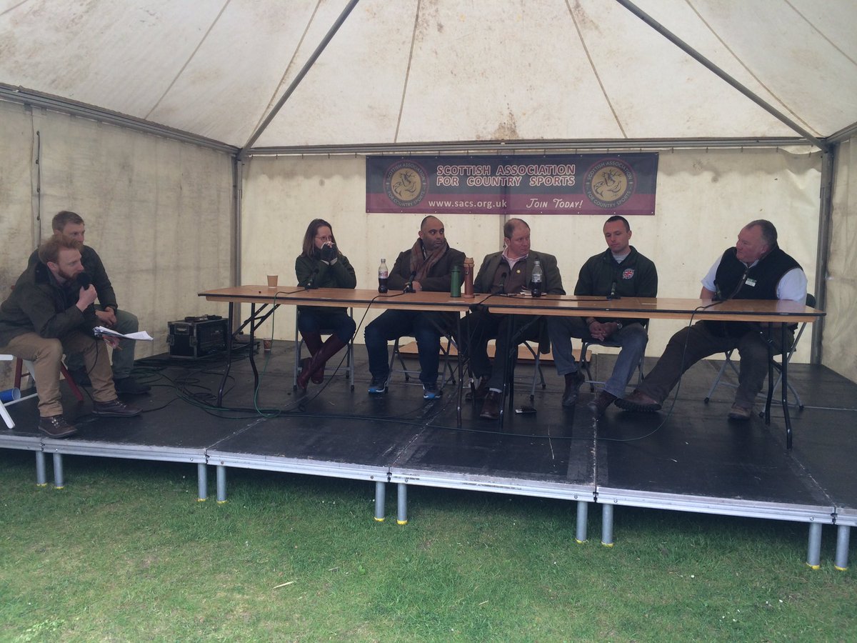 National_shoot's tweet photo. The @pacebrothersITW are filming their podcast LIVE from #DeerFocus with @duncan.thomasbasc & others NOW! #NSS17 #LivePodcast https://t.co/s8VBdwFELC