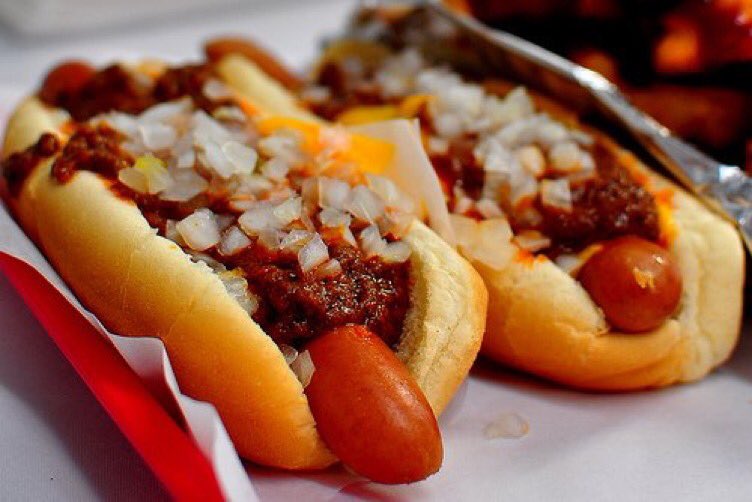 TmsdlFoodsCorp's tweet photo. #oilersnation Hot Dogs! Before, during and after the game. Few steps away from #RogersPlace #Tailgate #YEG #LetsGoOilers #Playoffs https://t.co/XK8bBMX5Aj