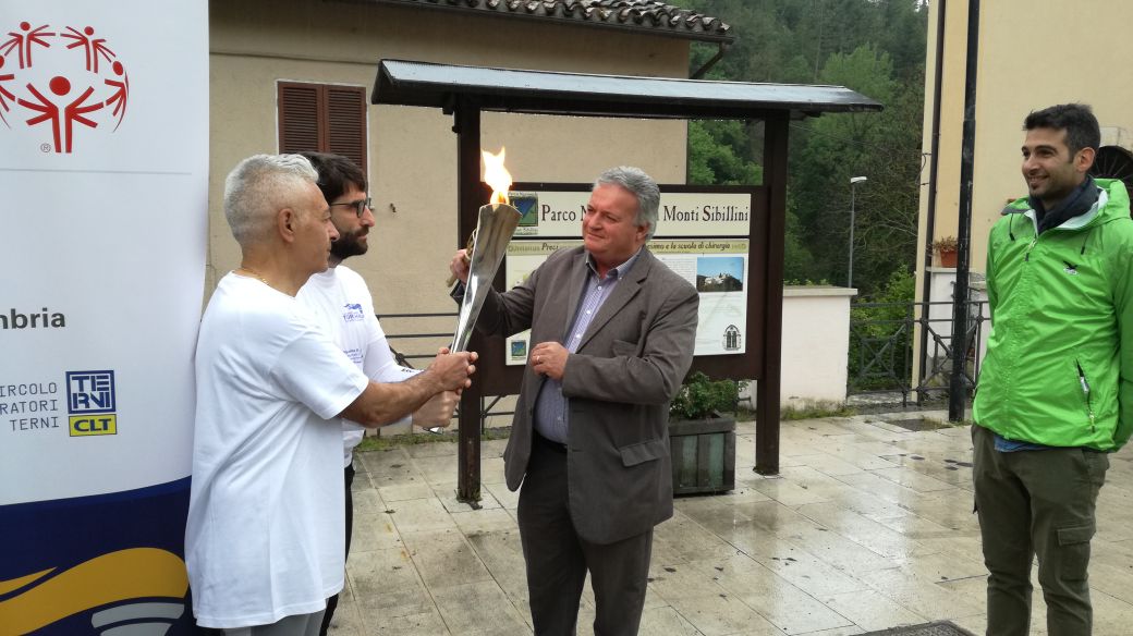 La Torch Run degli #SpecialOlympics questa mattina è partita da #Preci per arrivare a #Norcia!