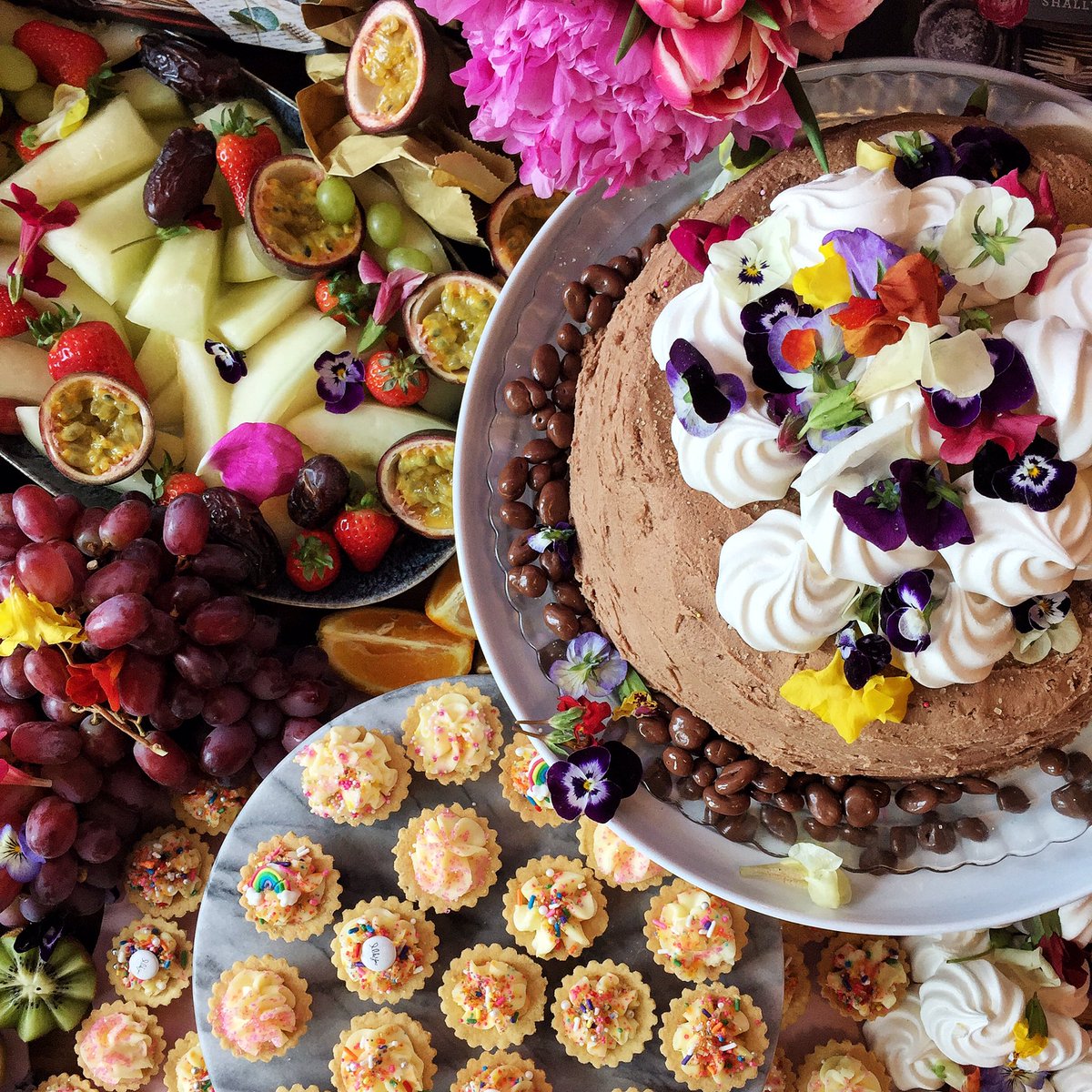 mulia's tweet photo. The fabulous dessert table by @Social_Kitchen_ everything was donated by Dani Tucker for our @CreatingforGood event today! 😍 #cfgworkshops https://t.co/IZLhYWicRH