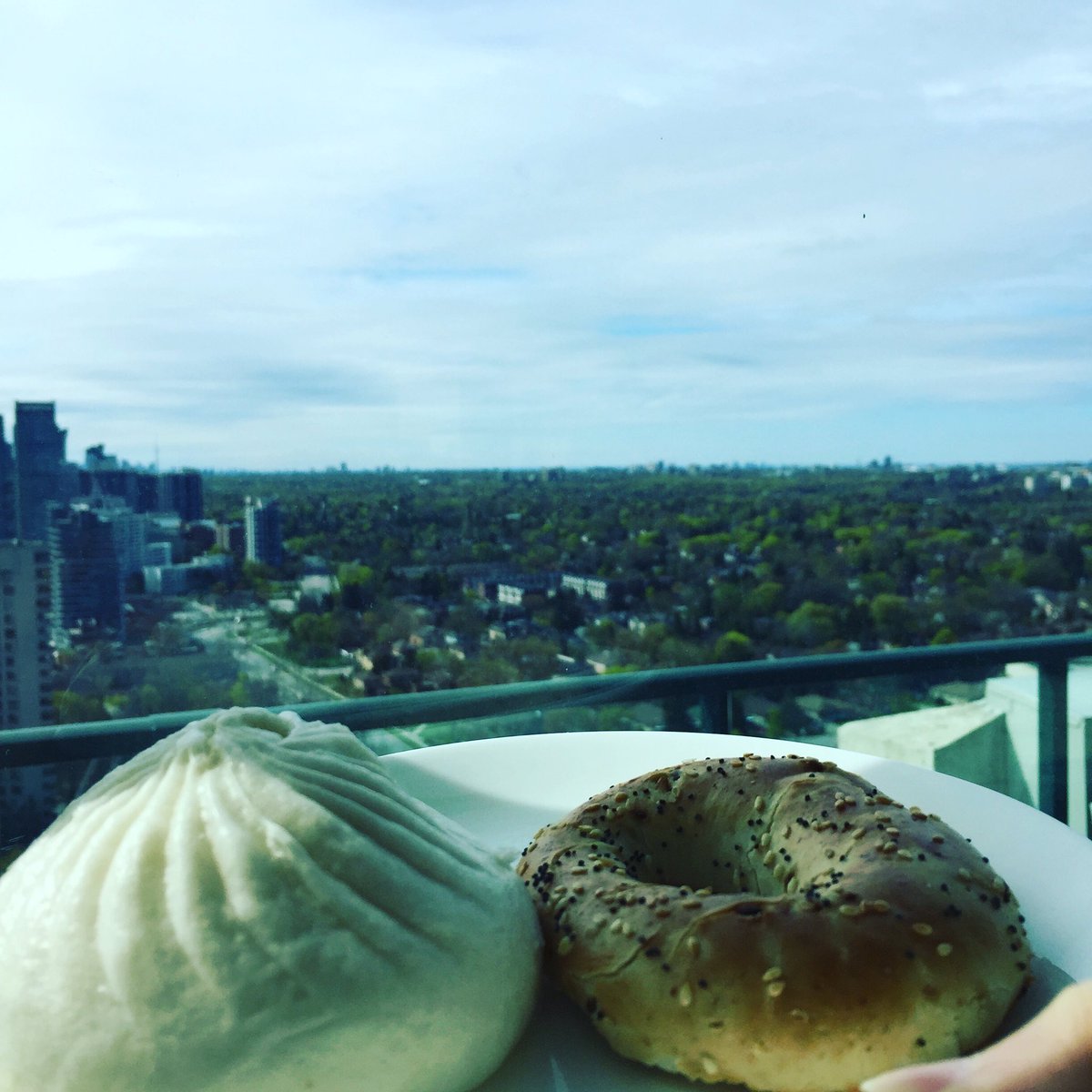 Wil996tttt's tweet photo. When BaoTze meets Bagle, East meets West, no chemistry! Just have to finish them asap because both expired y-day! https://t.co/k4mgTwHcTW
