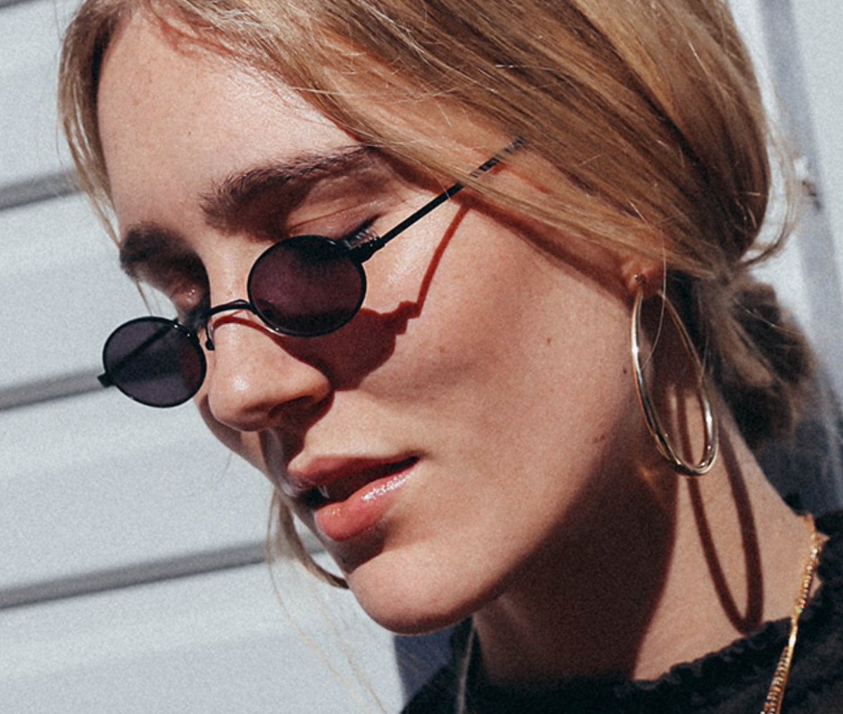 #BellaHadid New Favourite Sunglasses via #ChroniclesOfHer ow.ly/hMEl30bsO2O