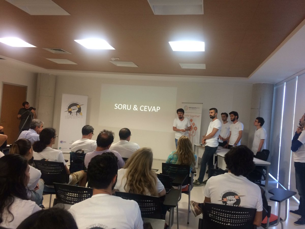 #Hack4energy final sunumları son gaz devam ediyor! <a href="/iyte/">iyte</a>