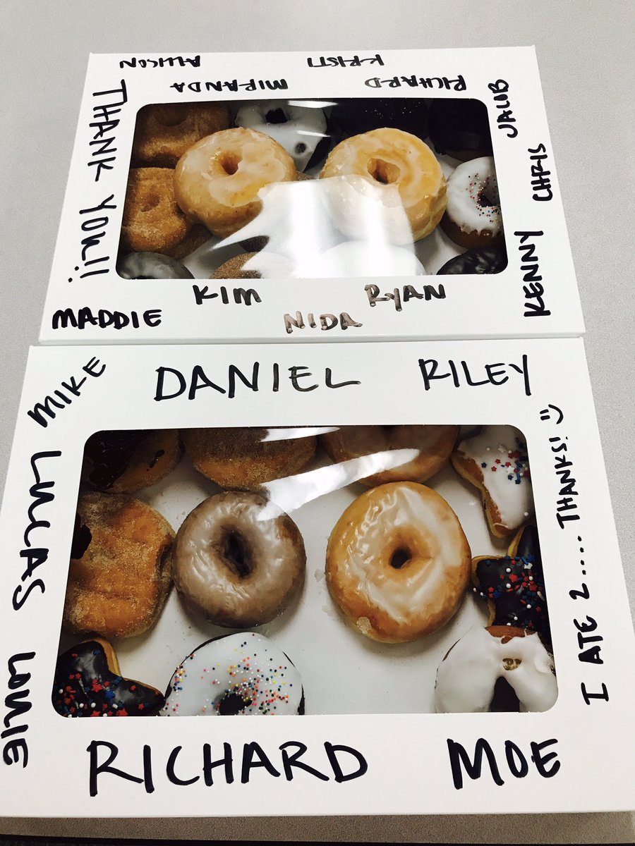 Crushing trailers before lunch means crushing donuts for lunch 🤤🍩💪🏼 #cleanB4lunch #iate2 #T1791 🚚🎯