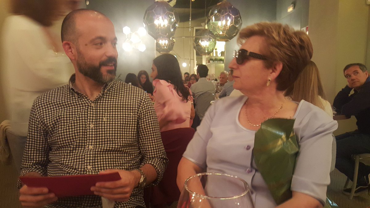 💟 #DíaDeLaMadre 🎀 Papá, gracias por haberla elegido! 👩👦👧 <a href="/gregarlop/">GREGORIO GARCIA LOPE</a> 
<a href="/RestElEscondite/">Escondite Villanueva</a> @zonajorgejuan 🍴