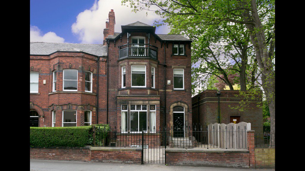 NorthernPP's tweet photo. 10 stunning ensuite rooms now available 2 mins walk from @PindersHospital please get in touch  07713 198776 https://t.co/pAJt6G8Zi4