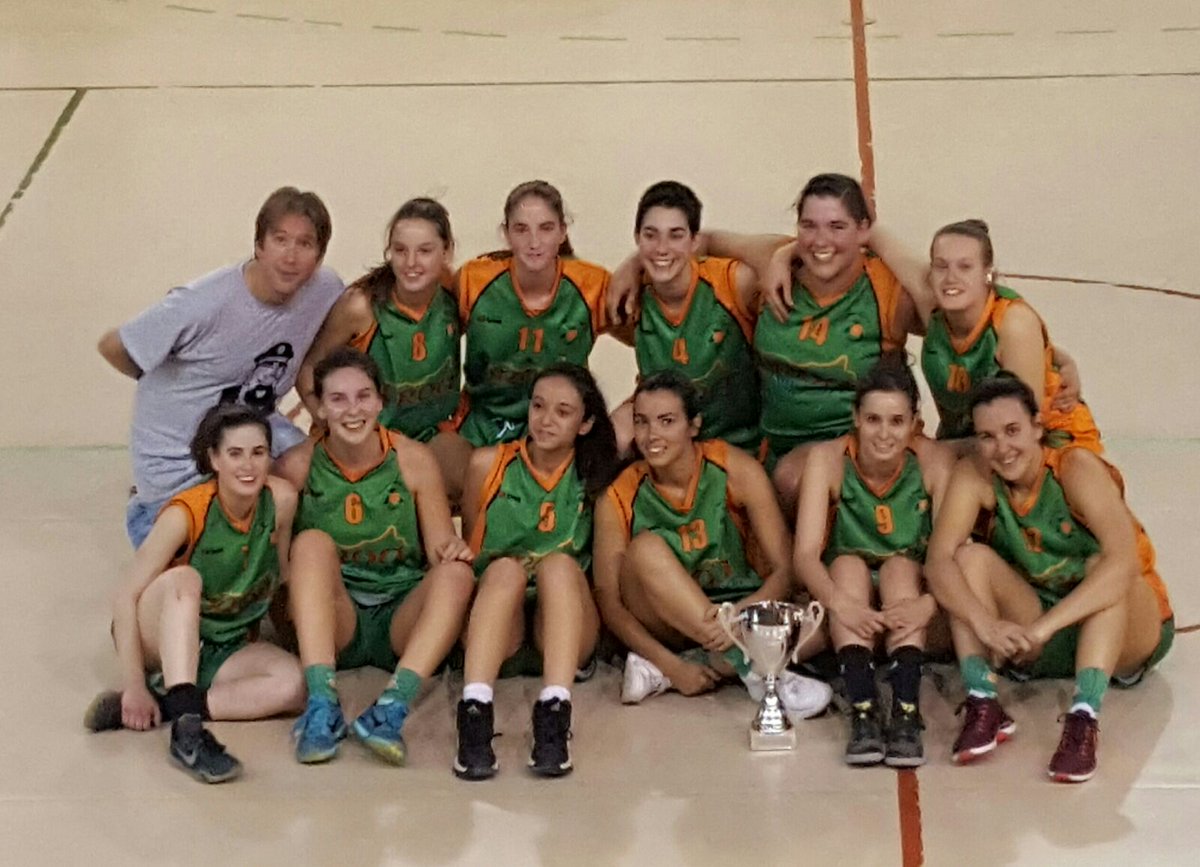 CBFHuesca's tweet photo. Final Primera Aragonesa

Romareda 65 - Proa CbfH 78

CAMPEONAS!!! https://t.co/j0ZUNBbISr