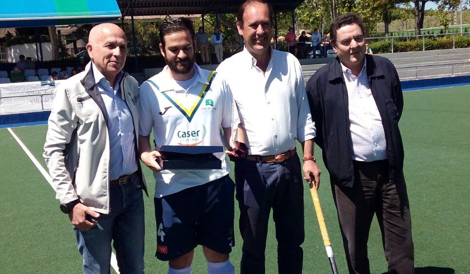 Gacetinmadrid's tweet photo. El @ccvmoficial, único en clasificar a sus equipos femenino y masculino para la lucha por el título de Liga #hockey https://t.co/4z7lILGktg https://t.co/TTxMAMuxXd