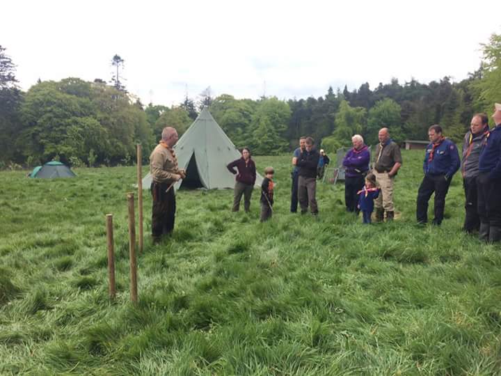 CopperGuide28's tweet photo. Flora &amp; Fauna nature walk,Natural compass points,Camp chair &amp; debris shelter. https://t.co/jaBiNPZSqj
