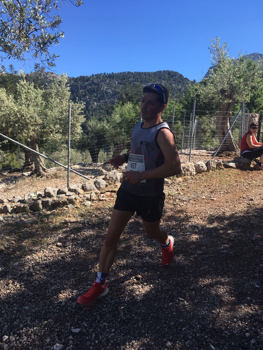 bsrcelo's tweet photo. Edo sii..avui a tocat correr a casa! Carrera dureta..jeje Fent un temps de 2:04' q m'ha permes classificarme 9è general, 1r Local i 1r-M20. https://t.co/jF07dIklsF