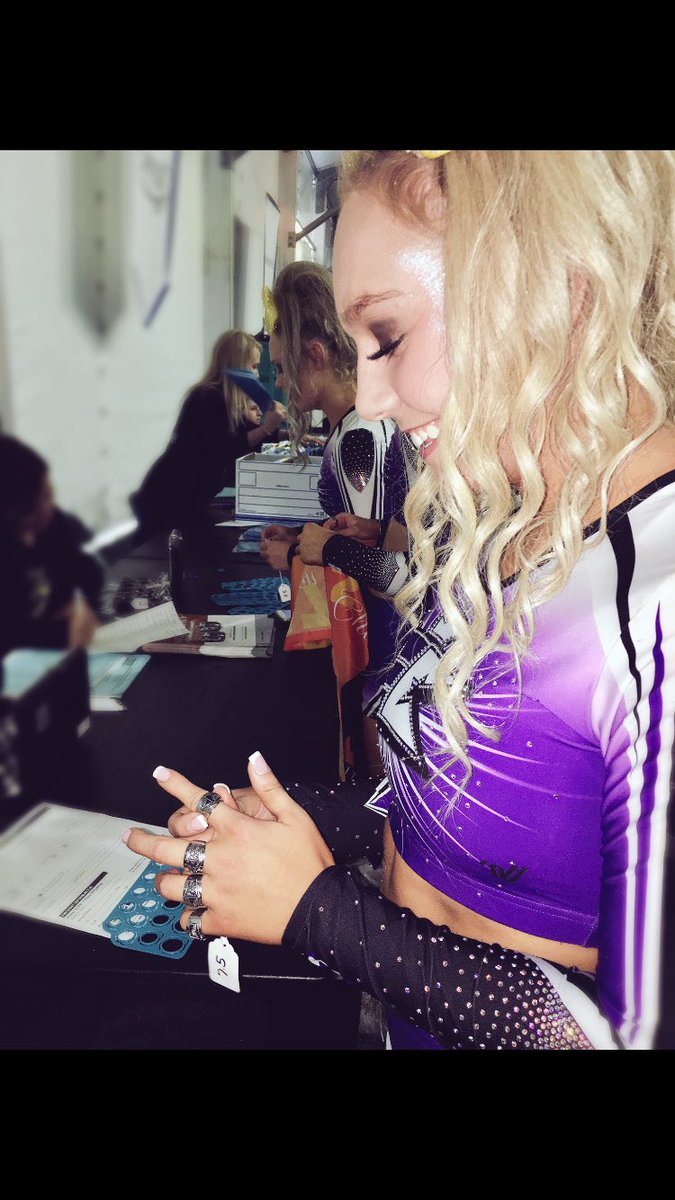 _gracelittle's tweet photo. 4 years in a row. i have no words to describe how amazing this feels. thank you 4.2 and @expresscheer for everything💛 https://t.co/FfLcaHrUKt