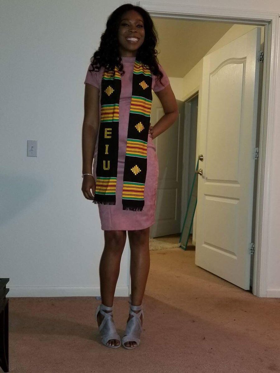 Supo___'s tweet photo. Graduated yesterday π©πΎβπ #EIU17 #EIUAlumni https://t.co/Janv1OJwXo