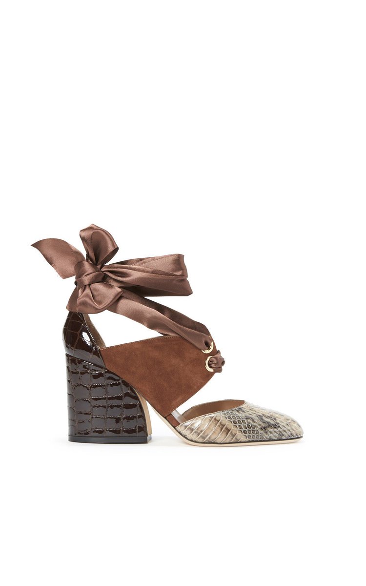 Zac_Posen's tweet photo. Tie a bow on it! The #PalomaMules are so chic! Get yours here: https://t.co/lWp8DutzHX #ZPShoes https://t.co/OIkGiRcbih