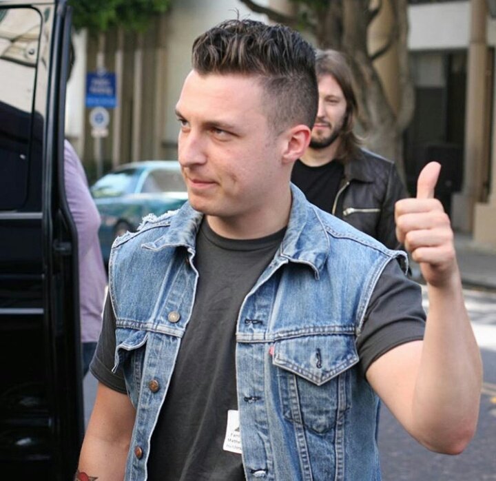 Gracias por tanto Matt Helders y estas bien bueno Happy Birthday       