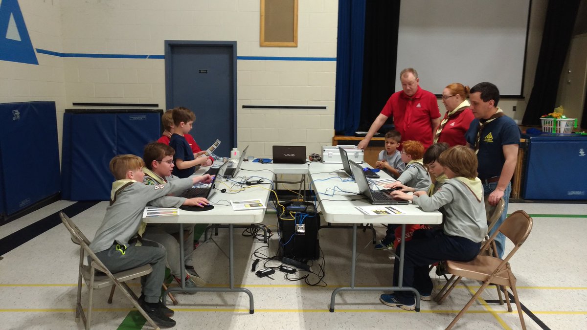 68thScouts's tweet image. Having some STEM fun with 73rd London Cub Pack!