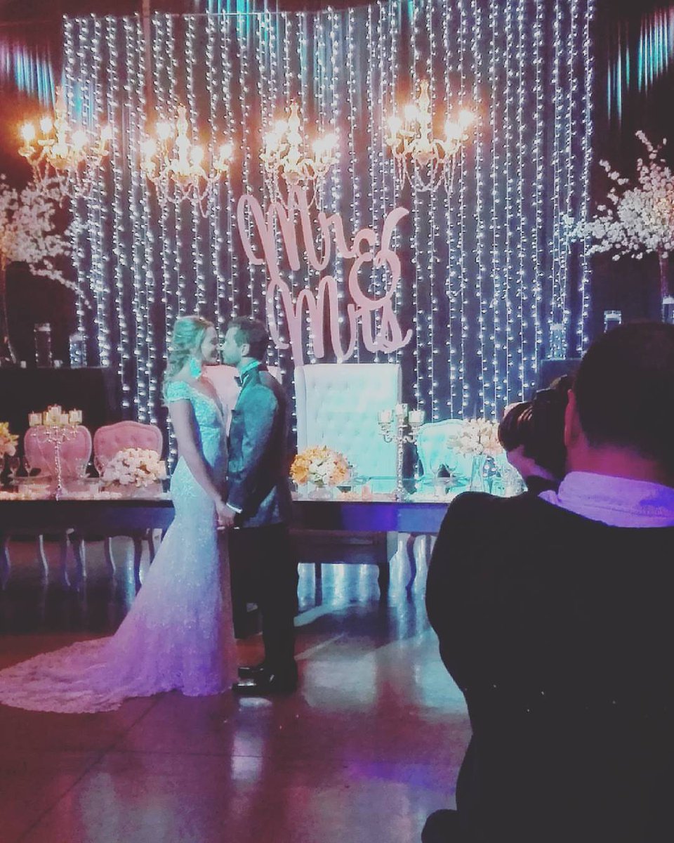 LosGuasonesDDS's tweet photo. Ellos ya son marido y mujer 👫💍
#PauYFacuDDS #DespedidaDeSolteros https://t.co/HFfULkBywR