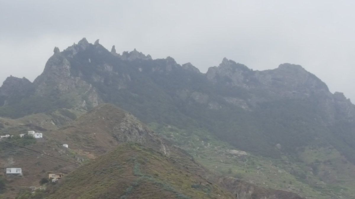 BleuFishML's tweet image. Some great looking walking country in the North East of Tenerife #TropicAdventure #BleuFishAbroad