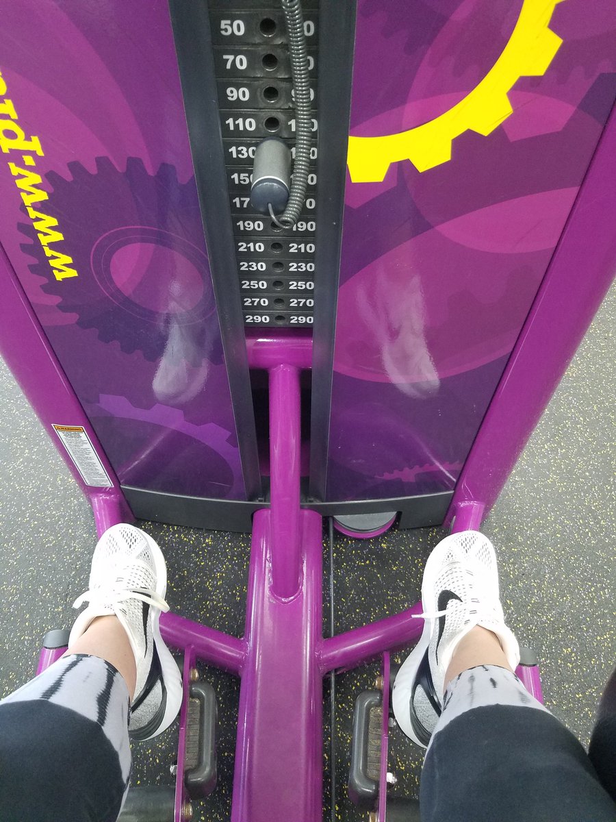 Laurajtesta's tweet photo. Sunday morning workout #GodBless #weekendcalories #crushingit #norestformama #SundayMorning #backtobackcommunions #killingme #gratitude https://t.co/32wIoBs82S
