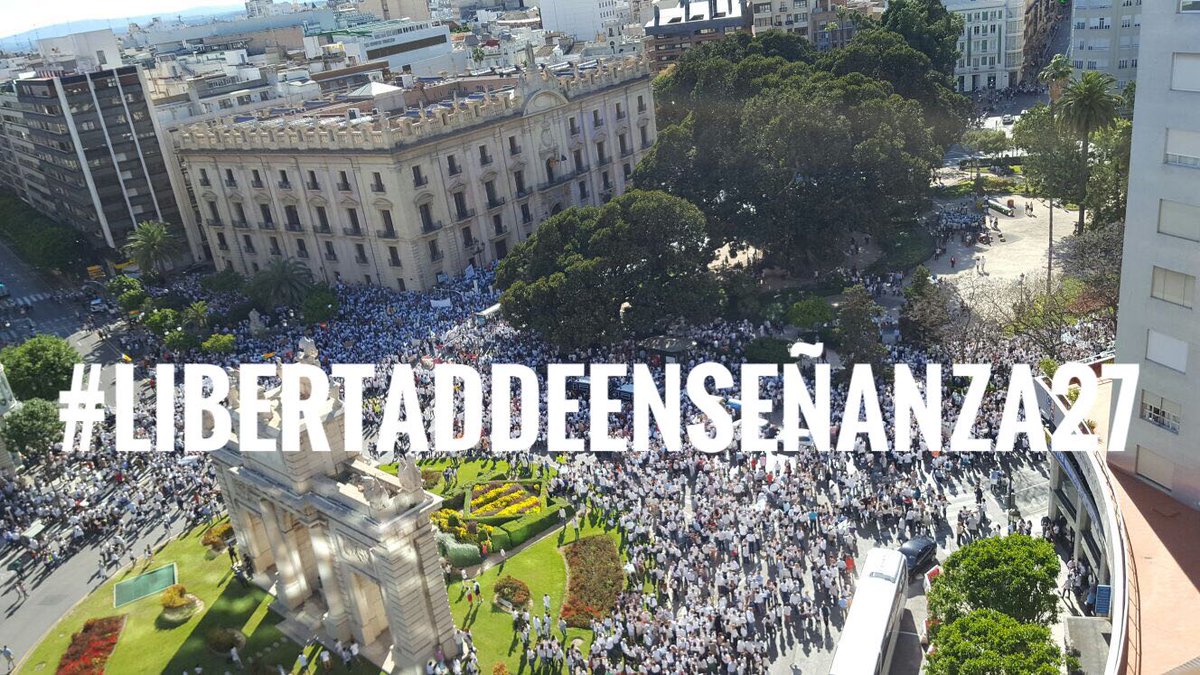JCcaballeroM's tweet photo. La educación de los hijos la deciden los padres. #Libertad frente a la imposición y el sectarismo del Consell #libertaddeenseñanza27 https://t.co/UXBceJAxwI