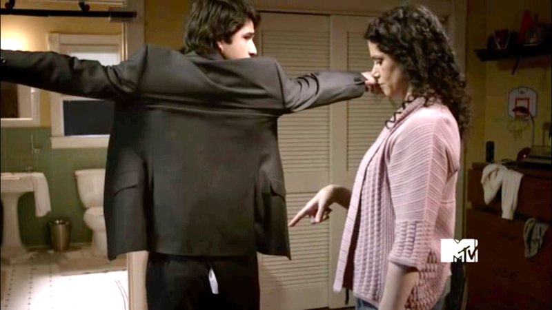MelissaPonzio1's tweet photo. what will he wear??? the #MTVAwards + @tylergposey = #pants https://t.co/IppO9TYArC