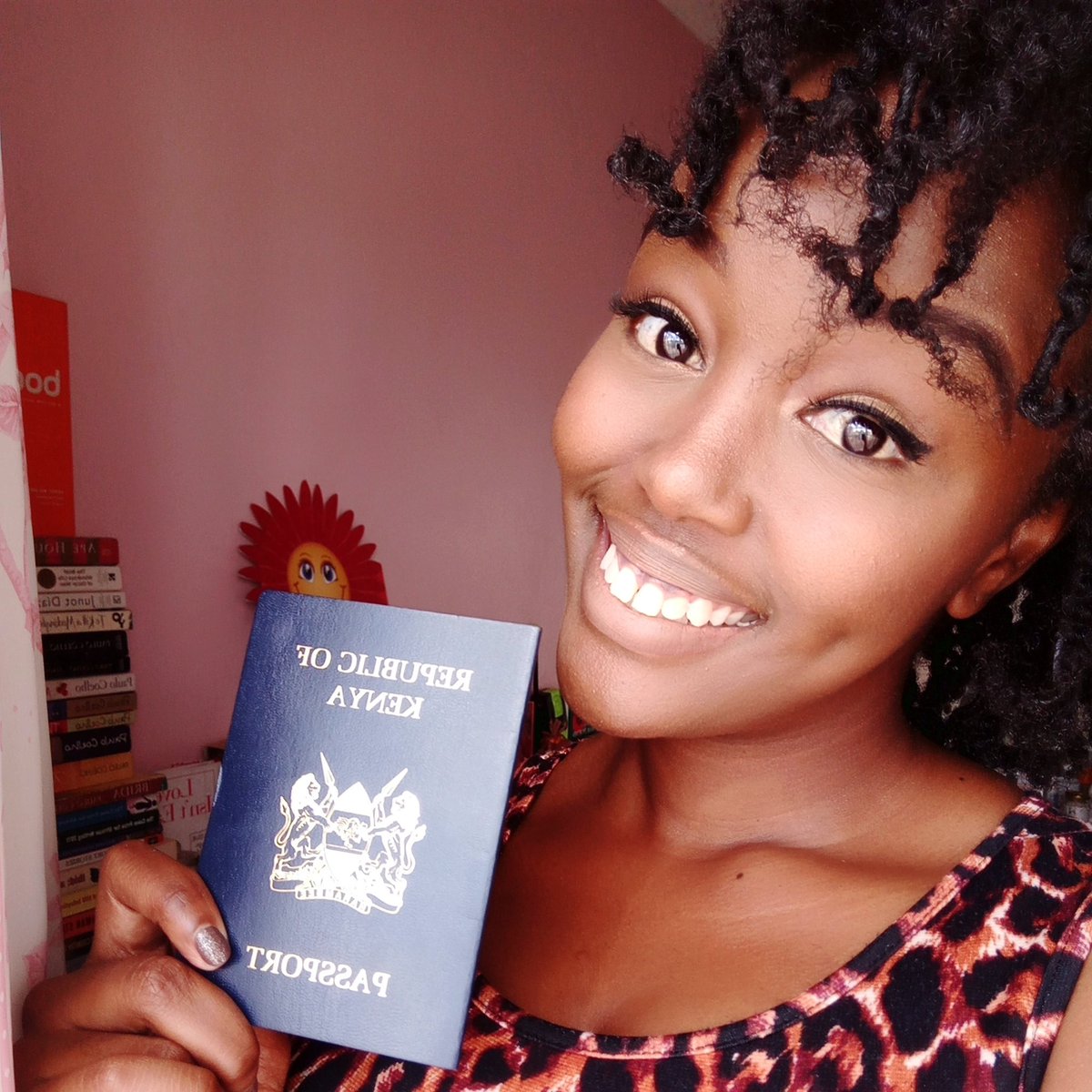 maureenkunga's tweet photo. Ha!! This phone makes me feel SO PRETTY!! So the #OPPOF3 is called the Selfie Expert. I see why! #16MPFrontCamera #Yes16! #ExploreWithOPPO https://t.co/wtfezguvc6