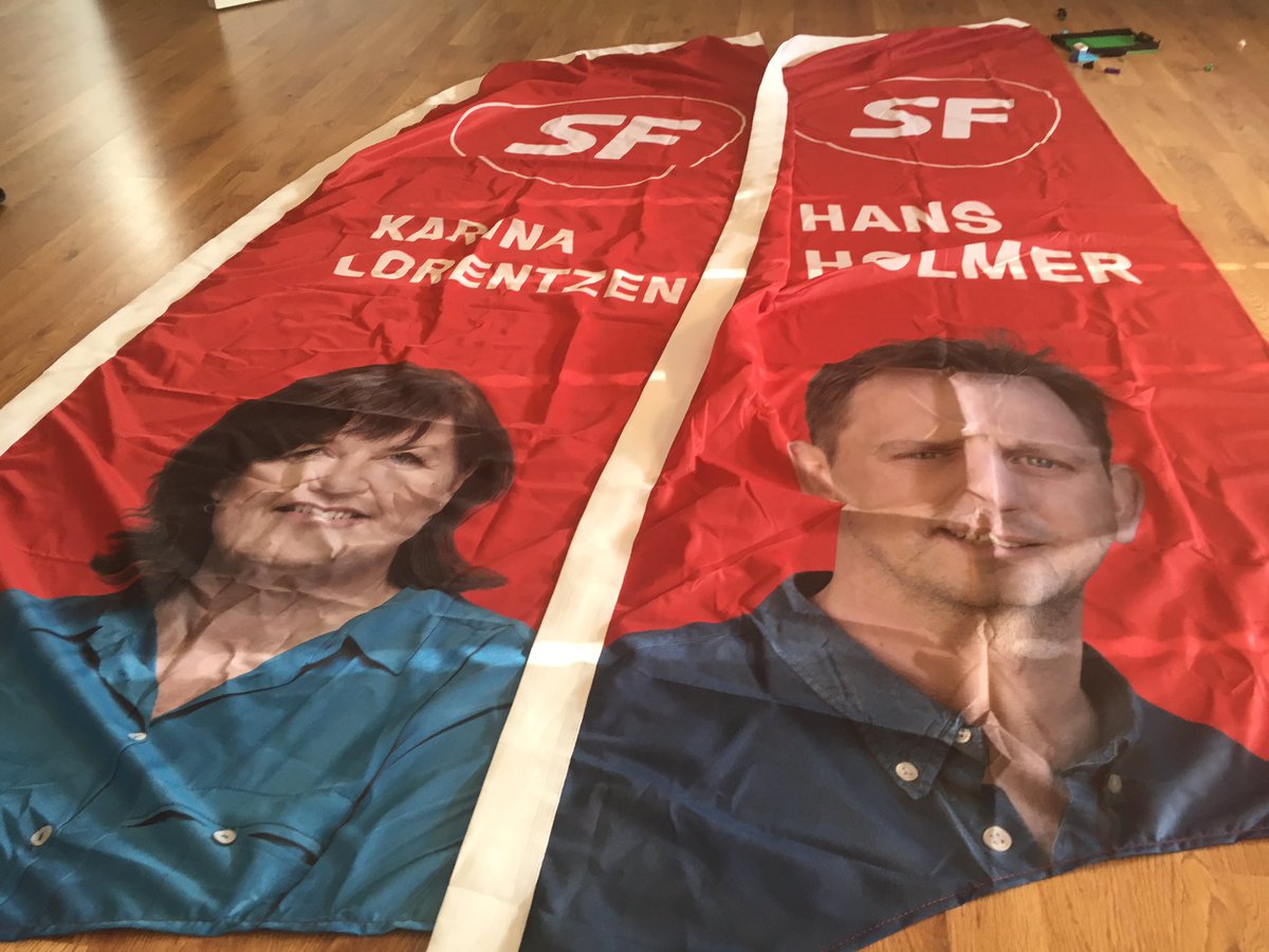 SFKolding's tweet photo. Vi synes nu @HolmerHans og @MF_K_Lorentzen ser bedre ud i virkeligheden. Men nu er de i hvert fald klar til kommunal valgkamp :-) https://t.co/TQ6pMBO0o3