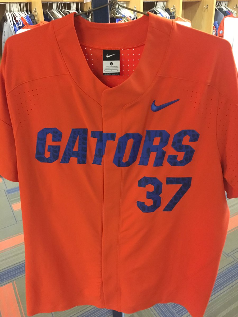 GatorsBB_EQ's tweet photo. Final game of the series means it's #JackSunday orange tops with blue Gator scale lettering https://t.co/xUi11NYF5l