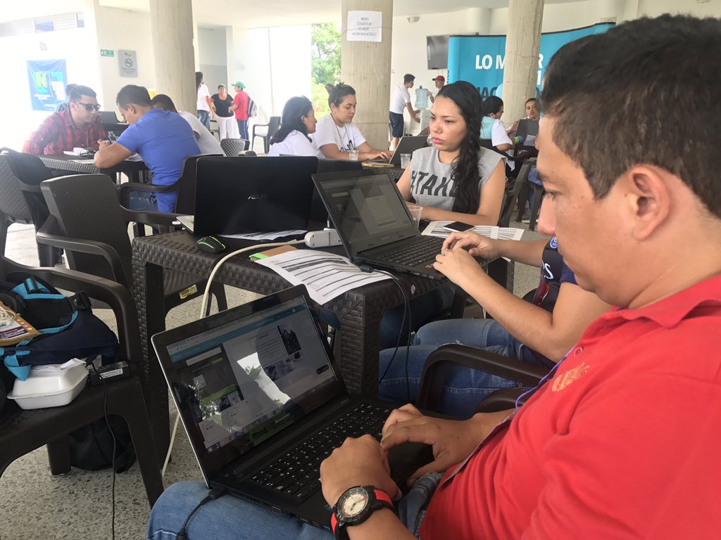 Adrymatallana's tweet photo. Equipos ajustando soluciones para la región #SWCol #SWArauca @ucooperativaiba @UCooperativaAra #Arauca #OrgulloColombiano https://t.co/KpHEqC1lxw