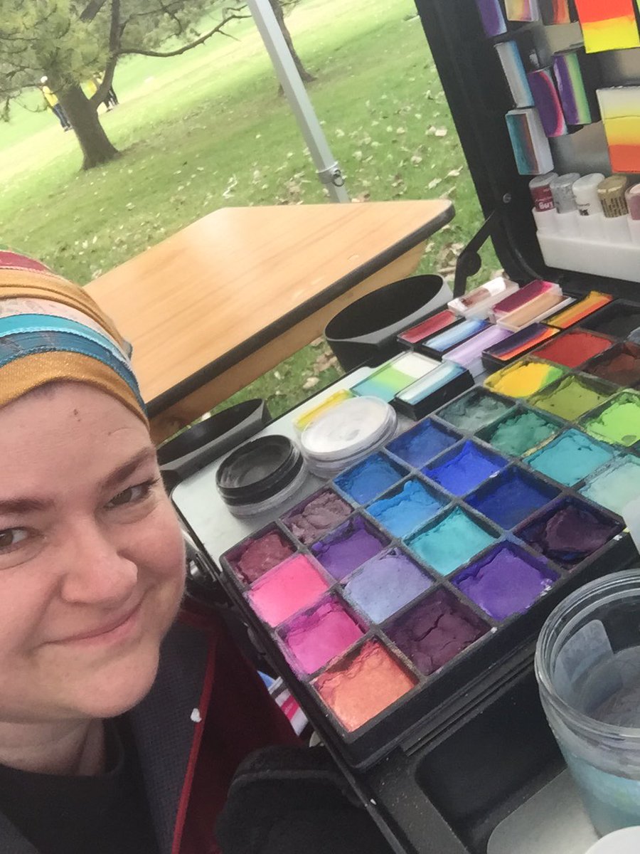 GirlsCanPaint's tweet photo. Set up and ready to paint at hawrelak park

https://t.co/TkXRW5icGb https://t.co/0blCmxR6yQ