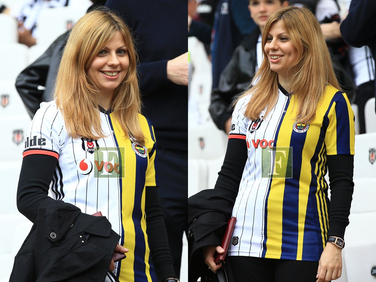 Derbiye yarı Beşiktaş, yarı Fenerbahçe formasıyla gelen bir taraftar