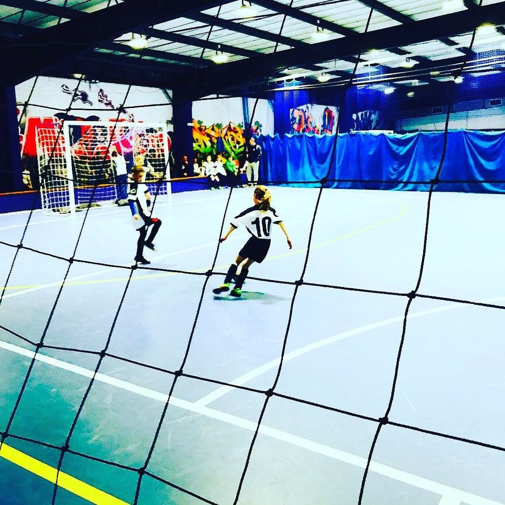 shekicks.it tweet media