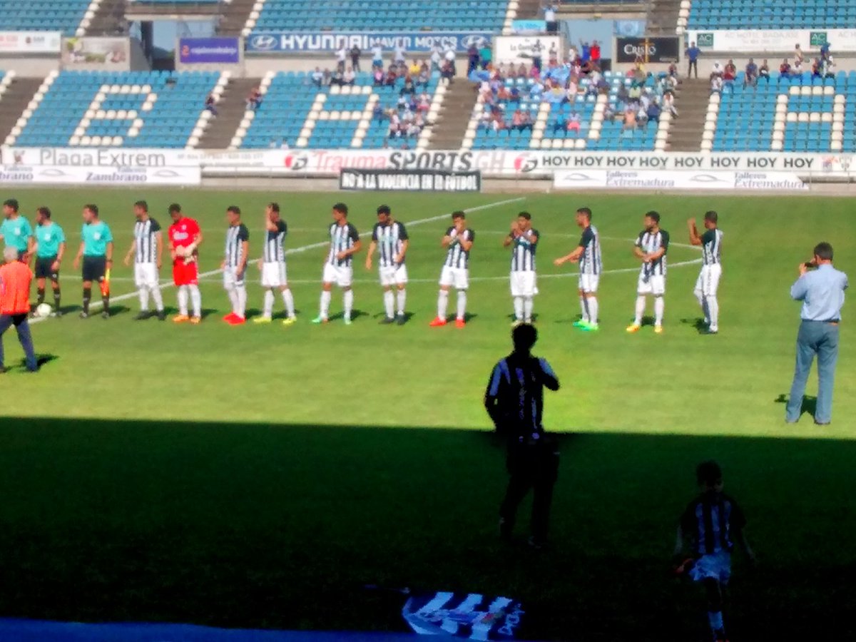 CDBadajozStats's tweet photo. #CDB_CDC. La peor entrada de la temporada en en Nuevo Vivero para despedir la Liga en casa. La afición ha hablado. El playoff será distinto. https://t.co/9mJFcbIavN