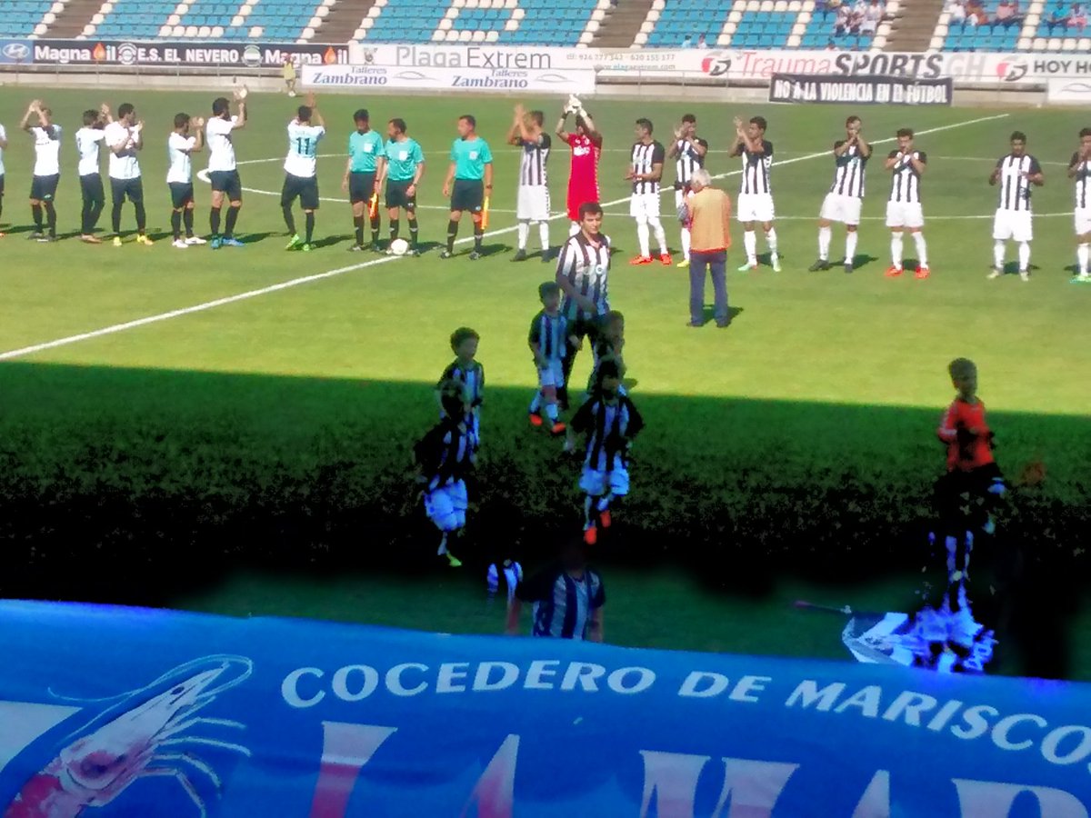 CDBadajozStats's tweet photo. #CDB_CDC. La peor entrada de la temporada en en Nuevo Vivero para despedir la Liga en casa. La afición ha hablado. El playoff será distinto. https://t.co/9mJFcbIavN