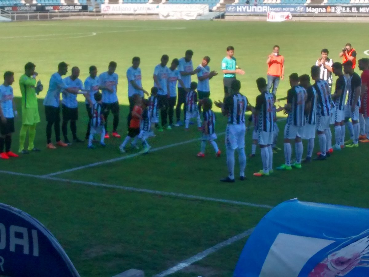 CDBadajozStats's tweet photo. #CDB_CDC. La peor entrada de la temporada en en Nuevo Vivero para despedir la Liga en casa. La afición ha hablado. El playoff será distinto. https://t.co/9mJFcbIavN