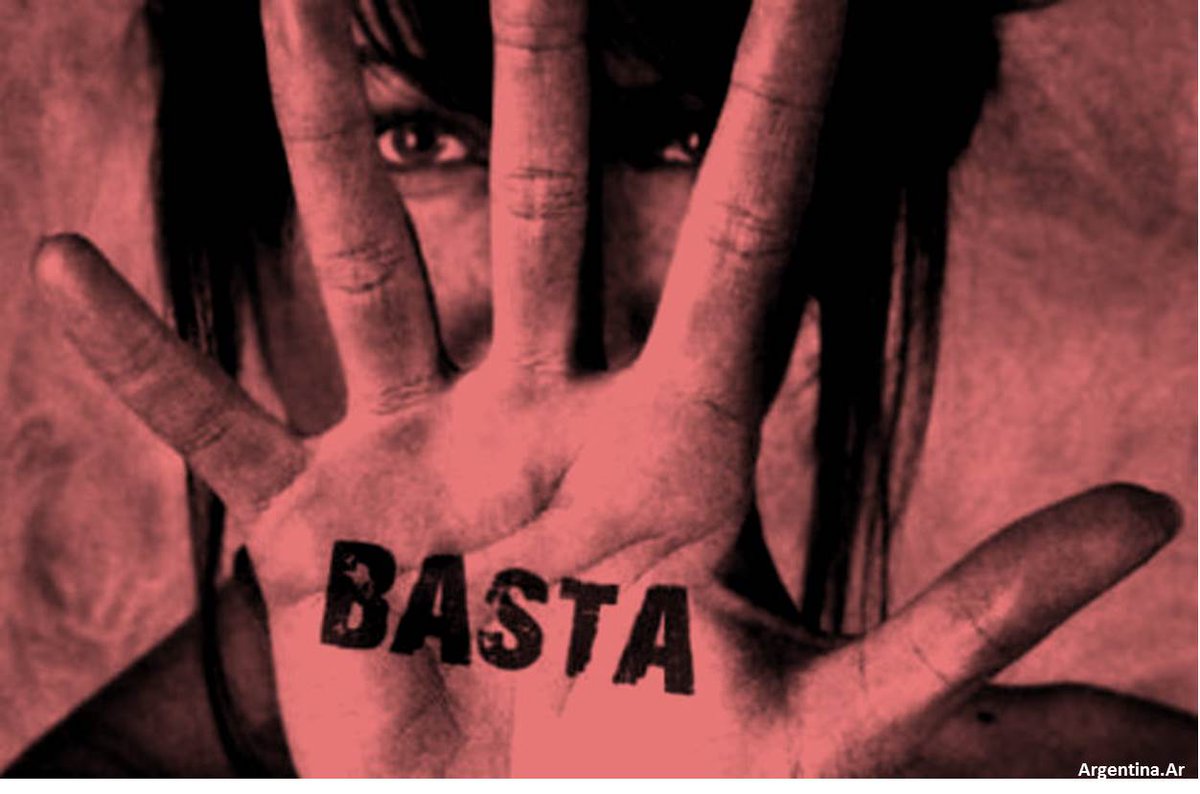 PoliciaColombia's tweet photo. Es deber de todos decir NO ✋ a la #TrataDePersonas, denuncie 018000522020. https://t.co/2vSZgt3cVQ