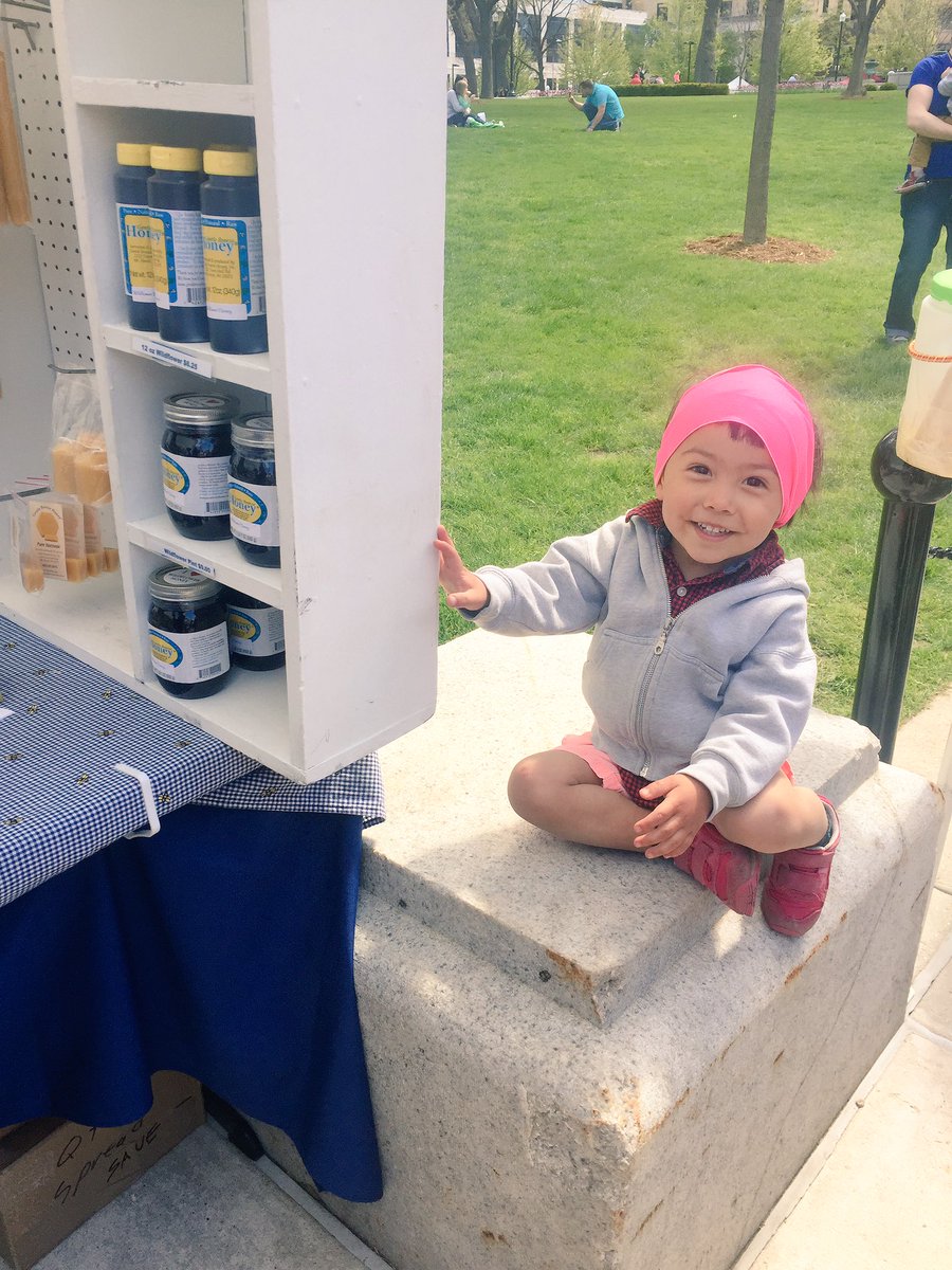 MyToddlersWorld's tweet photo. Gotta wear pink when buying honey at the farmers market. #IDressMyself #PinkIsMyFavorite #MyMadison https://t.co/cST0dmtXJf
