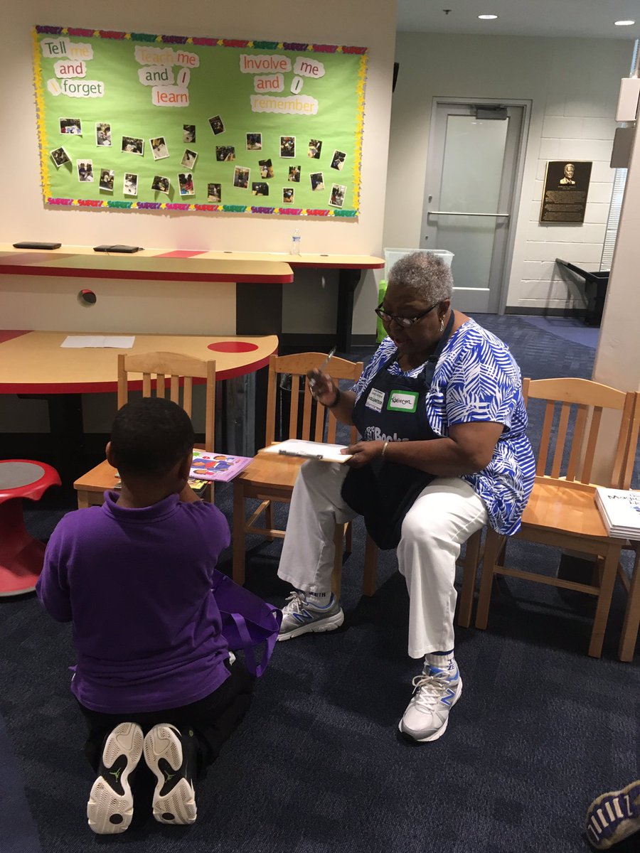 stroudlibrary's tweet photo. Which book is your favorite? It is too hard to pick when you have a dozen great choices. @FirstBook @ydcp https://t.co/Nszag1eZxf
