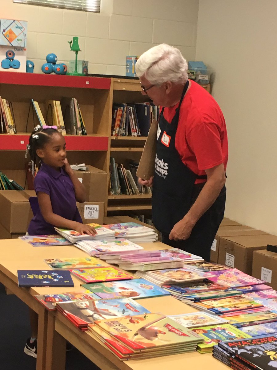 stroudlibrary's tweet photo. Which book is your favorite? It is too hard to pick when you have a dozen great choices. @FirstBook @ydcp https://t.co/Nszag1eZxf