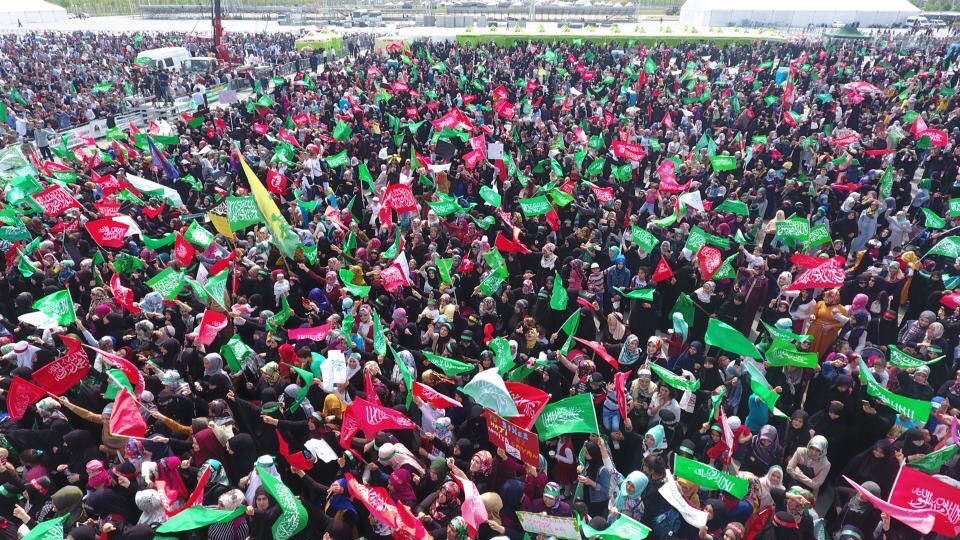 nevzatcicek's tweet photo. İstanbul'da bugün
#YenikapıdaTarihiMevlid https://t.co/f1FV7C67yh